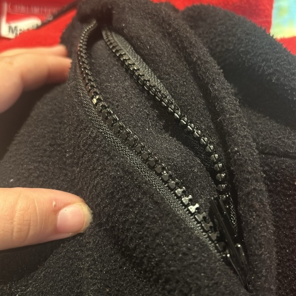 Marlboro Men’s Red & Black Fleece Zip Up Sweater S - Picture 4 of 9